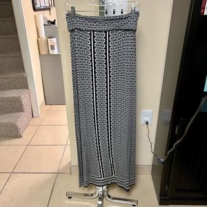 Max Studio banded fold over waist maxi skirt.